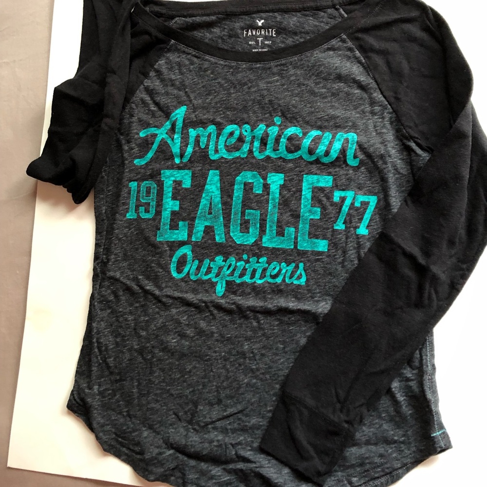 AEO women’s graphic long sleeve